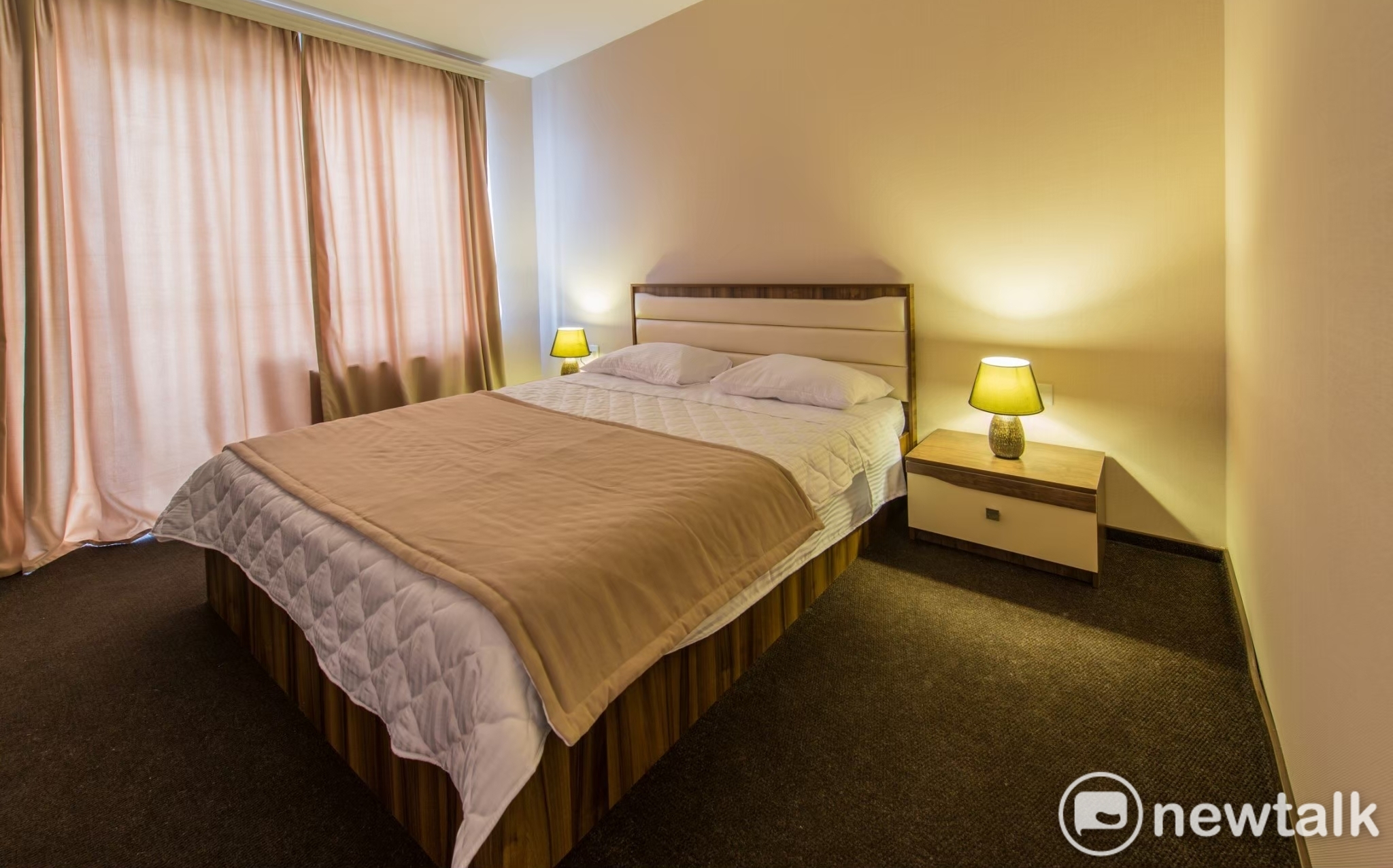 AI翻轉訂房生態!Booking執行長憂「中小旅宿遭邊緣化」公開挺反壟斷審查