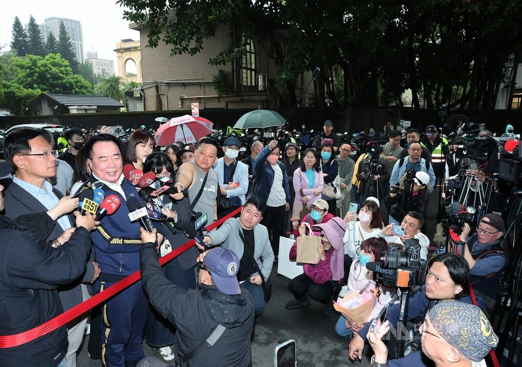 涉掏空阿波羅公司判3年6月定讞 蔡正元入監服刑