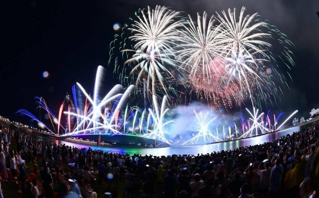 澎湖夏日花火大會驚喜聯名七龍珠  33場煙火秀空綻放夜空