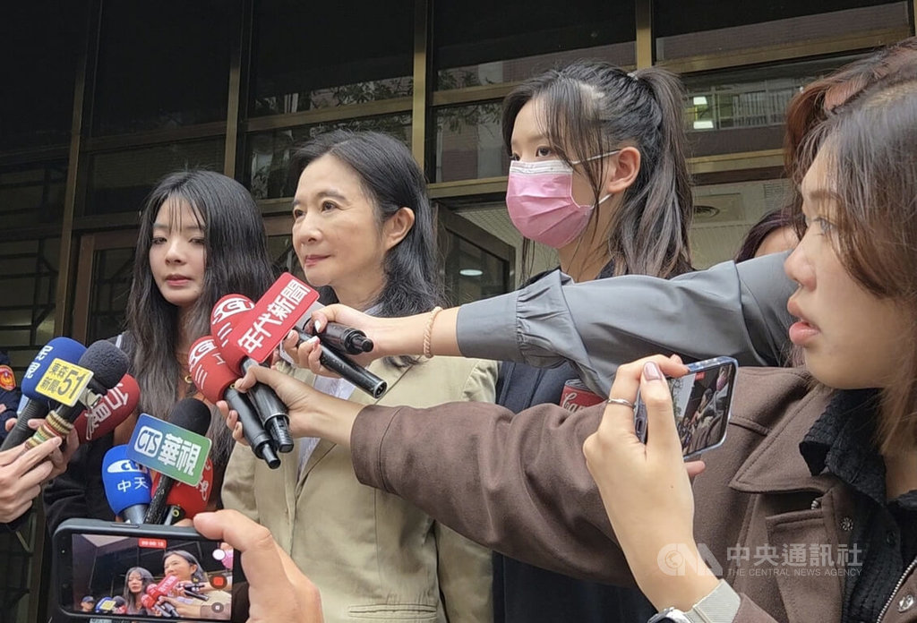 應曉薇交保離開北院 女兒稱媽媽沒有貪污將上訴