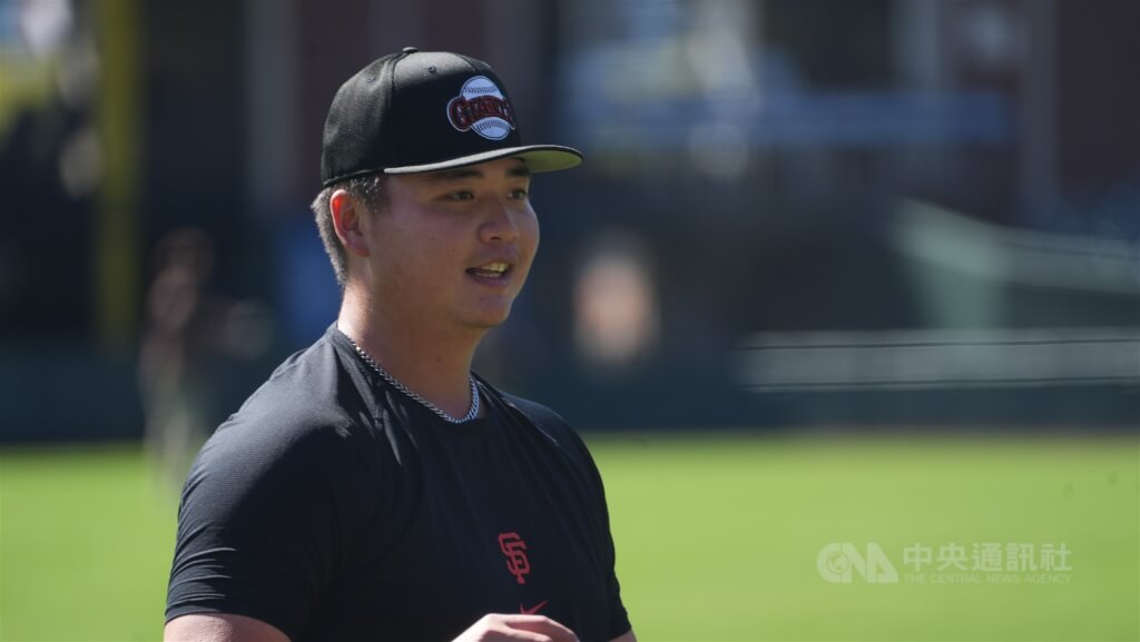 鄧愷威本季初登板2.1局奪勝 太空人單局8分逆轉秀