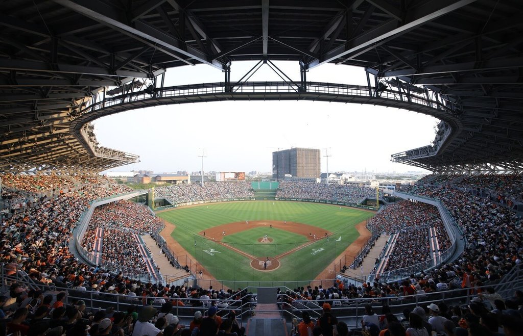 蘇智傑敲歷史性首轟 獅隊留下台南亞太棒球場首勝