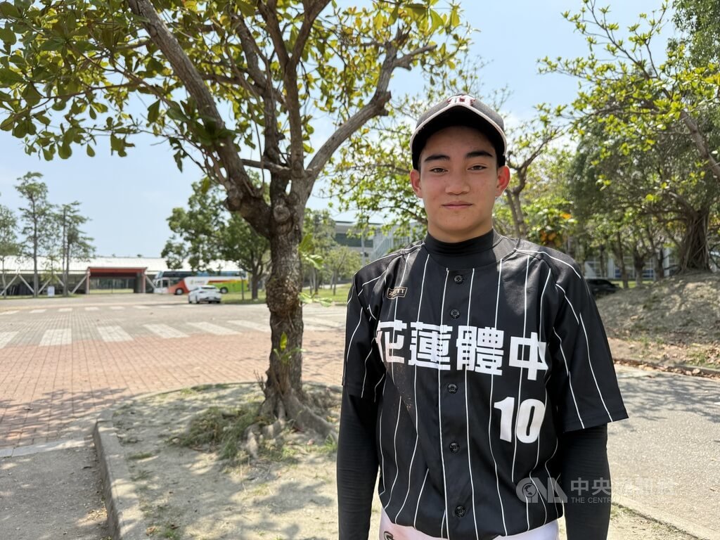 黃畯邵「投打跑守」4拍子 U18東岸聯盟率花體勝