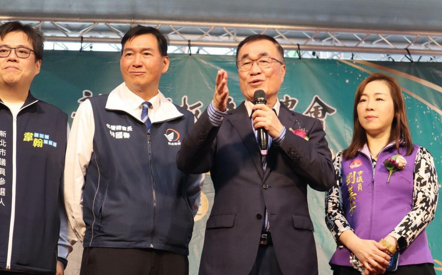 勤跑基層拚戰2026 李四川自嘲「找頭路」