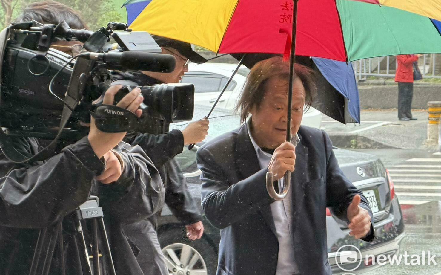 柯文哲哽咽陳佩琪跪著擦地板 王世堅:法庭直播戳到柯的弱點