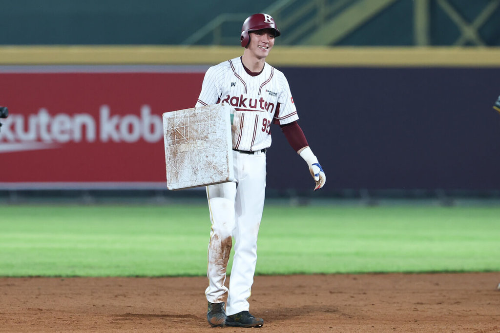 陳晨威拔壘包手很痠 200盜完成再拚300盜