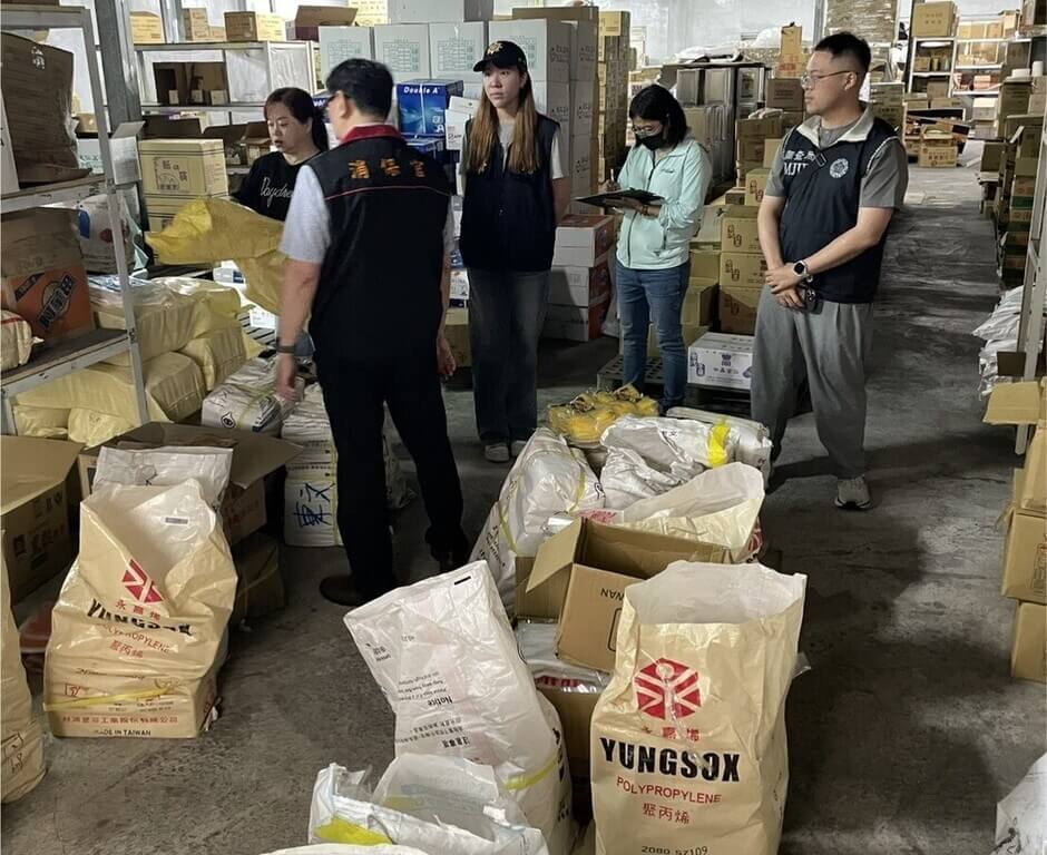 穩定民生物價 澎湖聯合稽查銷售塑膠製品廠商