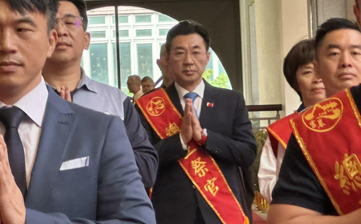 (影)感念軍魂守護台海!江啟臣積極促成「海龍蛙兵」地藏紀念館