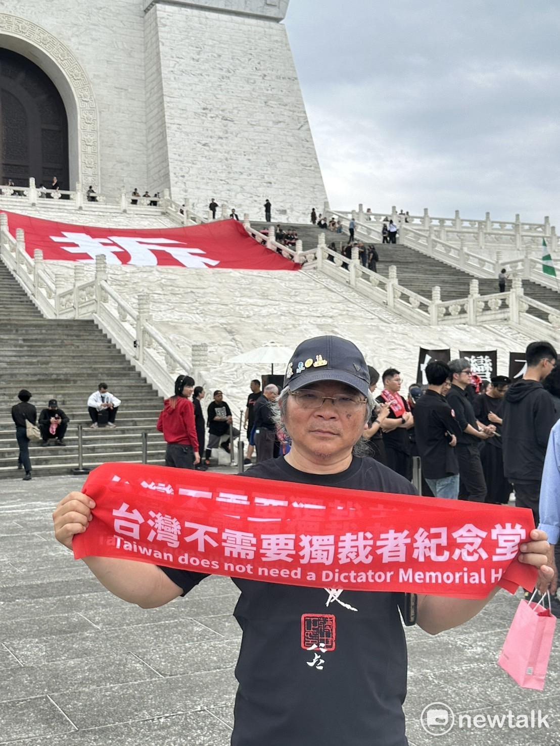  519行動組合及58個民間社團今（5）共同發起「台灣不需要獨裁者紀念堂」活動，圖為陳文成基金會執行長張龍僑。 圖：朱蒲青/攝 