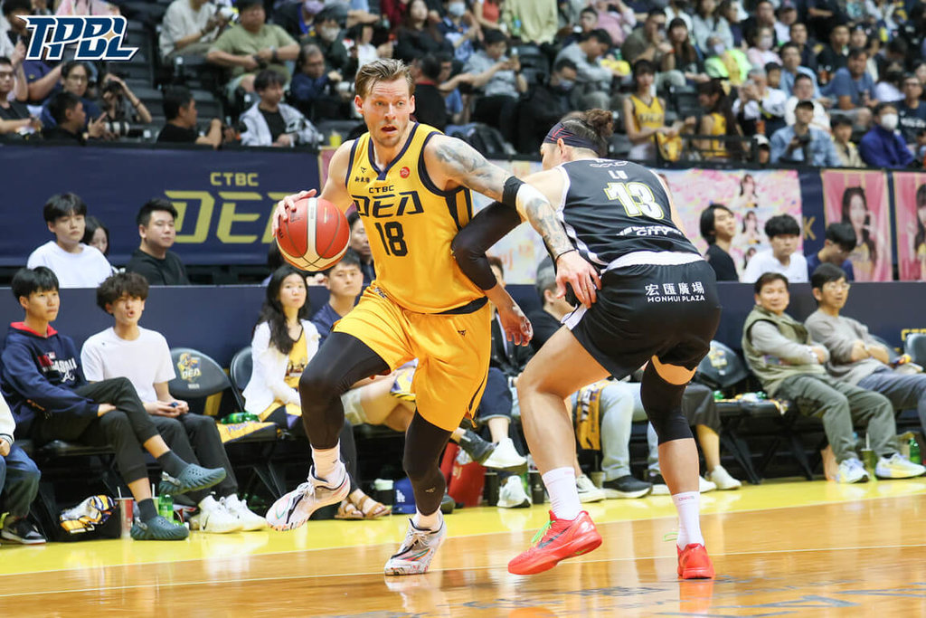 飛克奪20分、15籃板 TPBL特攻勝國王戰績排第4