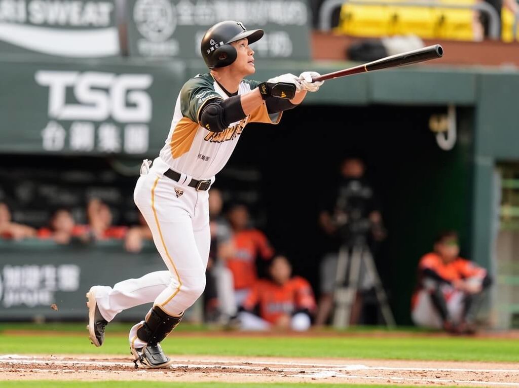 王柏融睽違2885天單場雙響砲 感謝秋哥讓他轉念