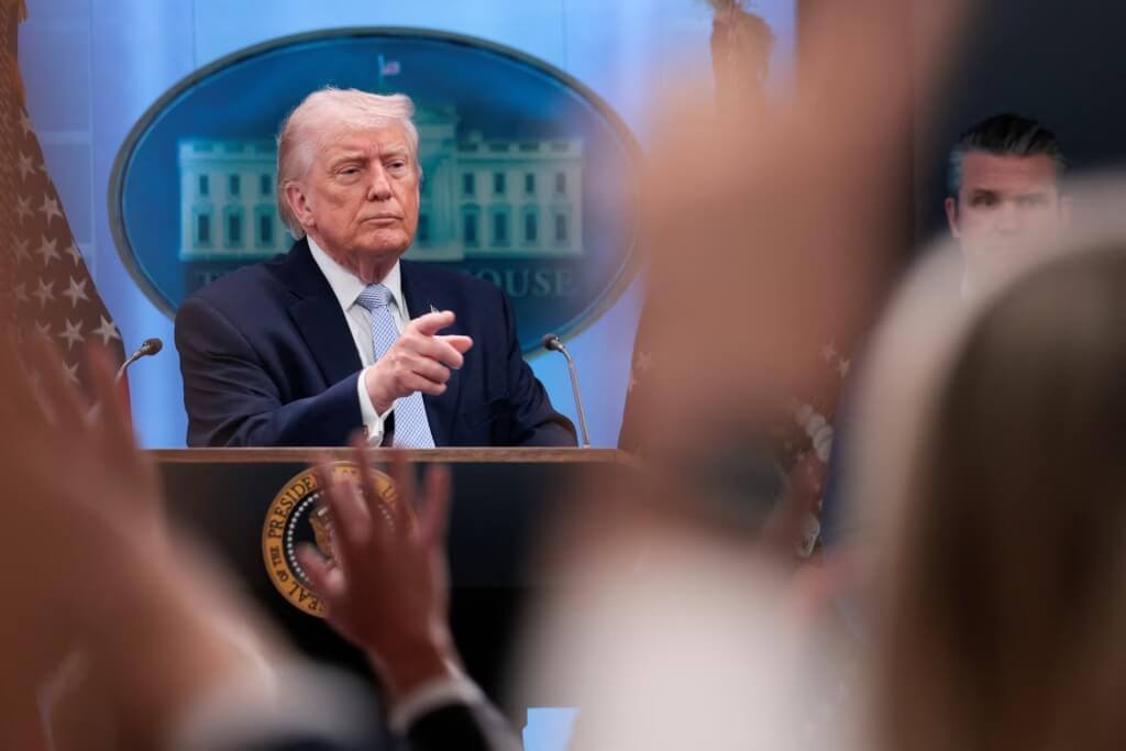 伊朗停火談判期限將至 川普記者會極限施壓