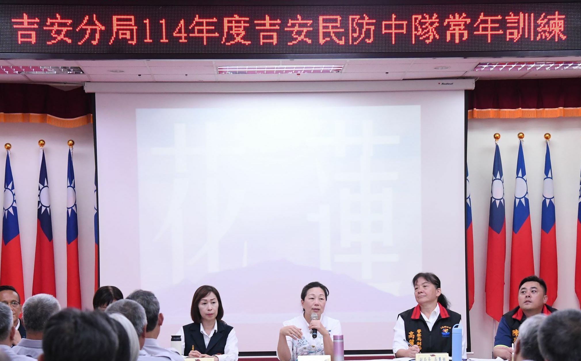 違規被開單嗆警「知道我是誰嗎」律師諷:傅崐萁夫妻下屬都失智不知道自己是誰?