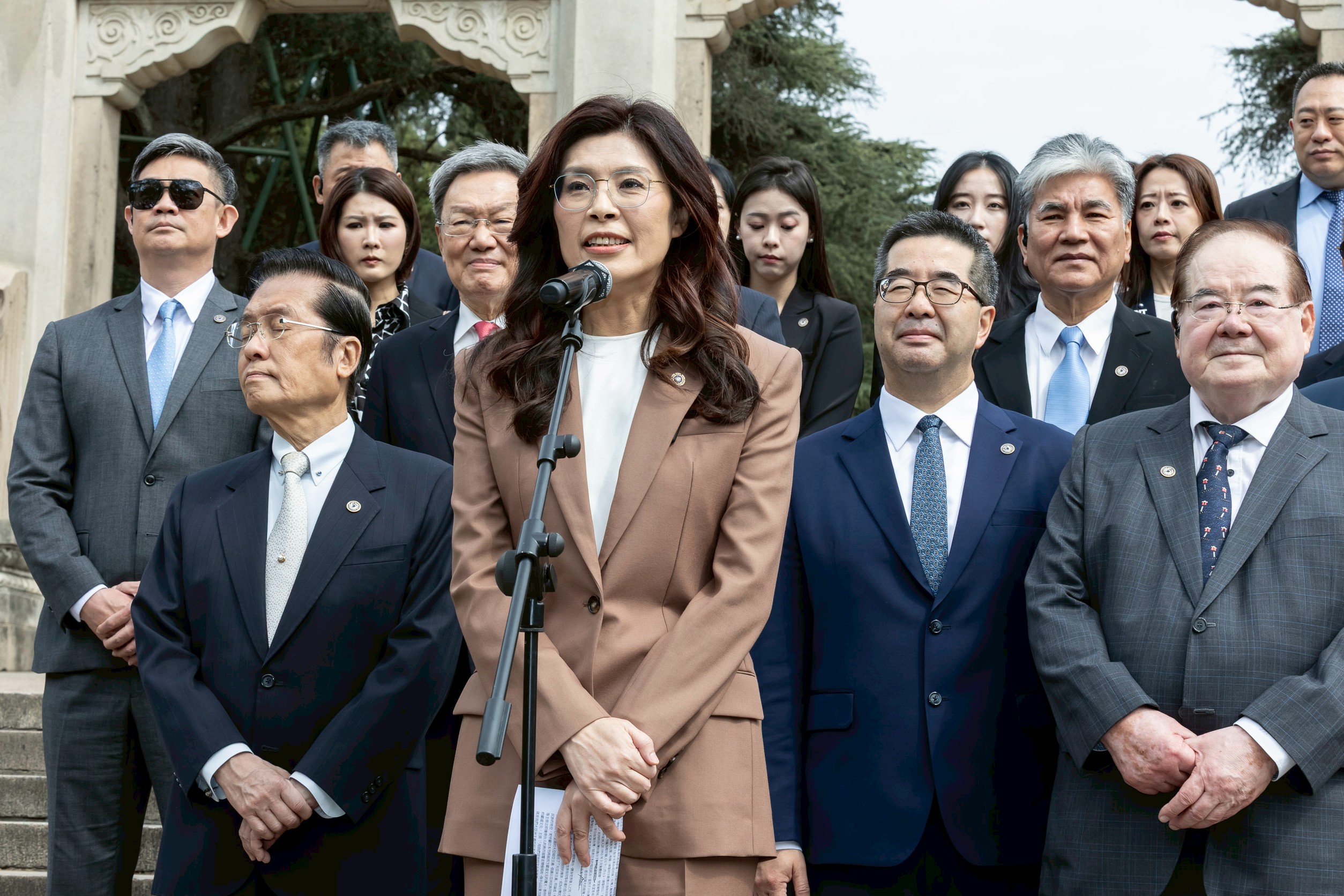 37分鐘狂提25次「習總書記」！民進黨批鄭麗文淪「習辦發言人」