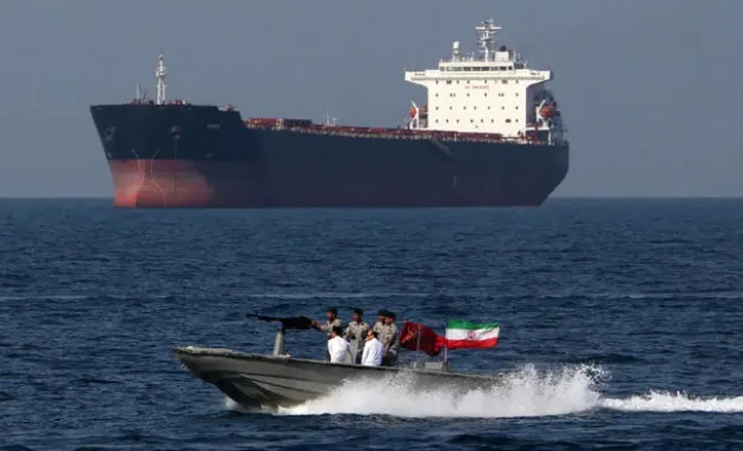 伊朗忘了跟它說好? 阿曼稱將不對任何通過荷姆茲海峽的船隻收取通行費