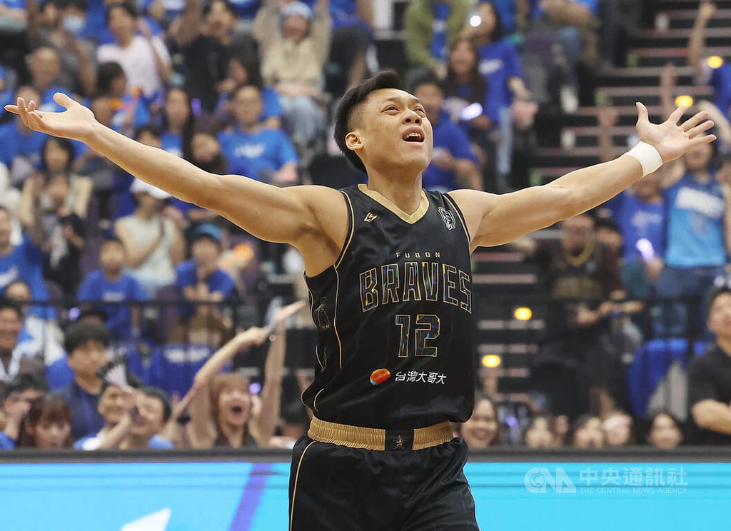 PLG林志傑寶刀未老 引退賽砍21分率勇士奪勝