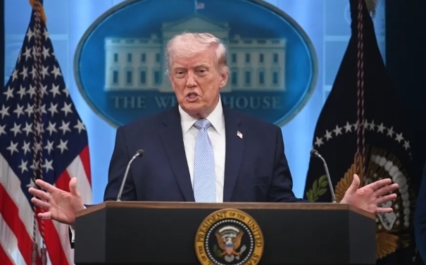 攻伊朗被罵「全能妄想」! 川普公開槓上教宗 : 我猜他「可能喜歡犯罪」