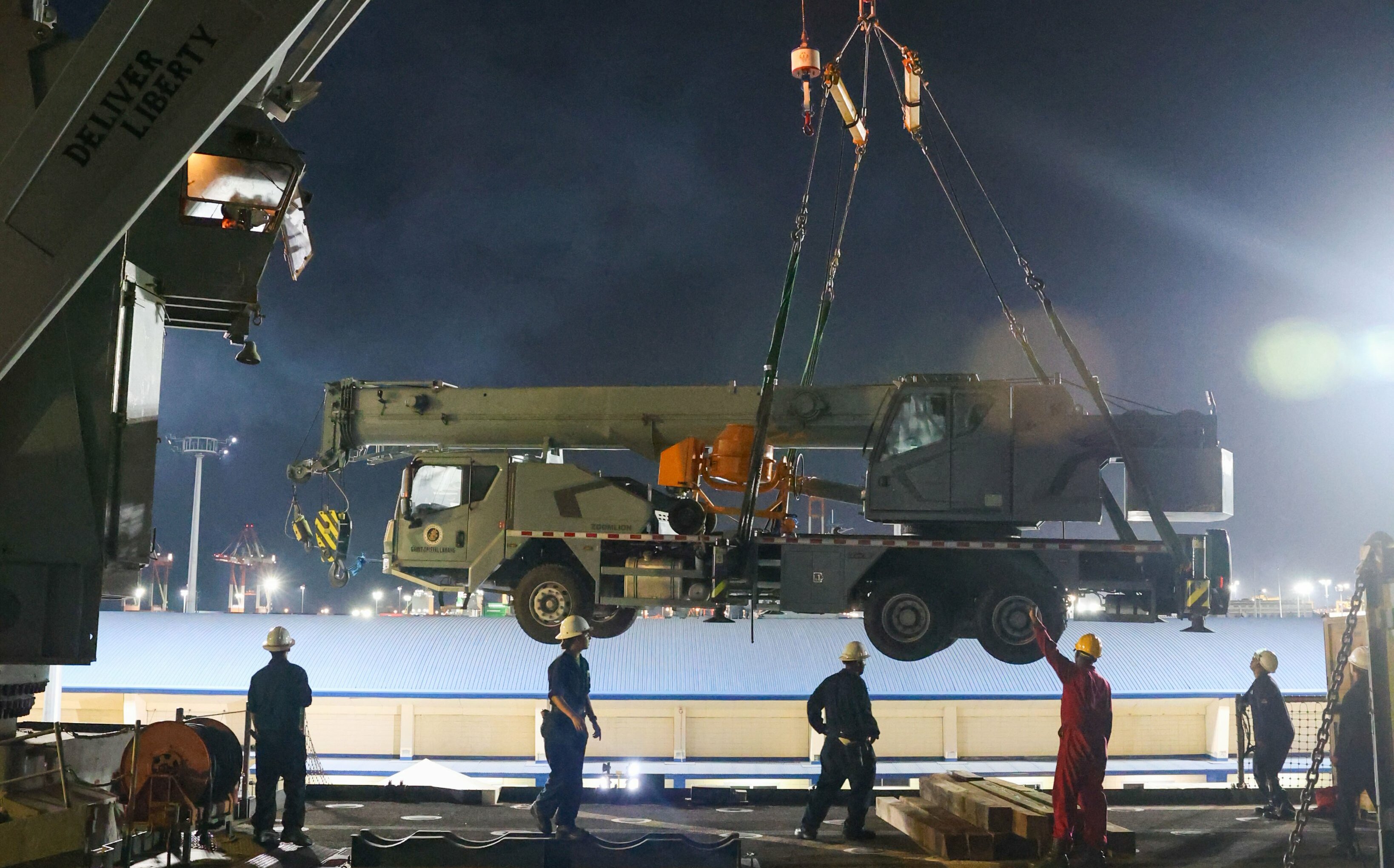 看門道!澳菲美南海MCA演習 運載戰鬥工兵重型機具