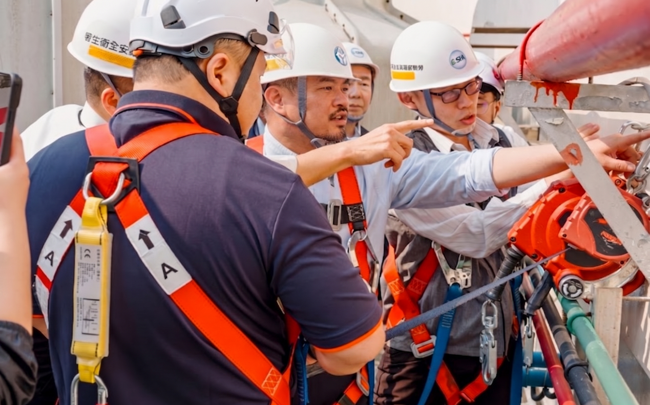 冷氣旺季要來了!職安署攜手電器公會辦理安全訓練 洪申翰也實際參與施工演練