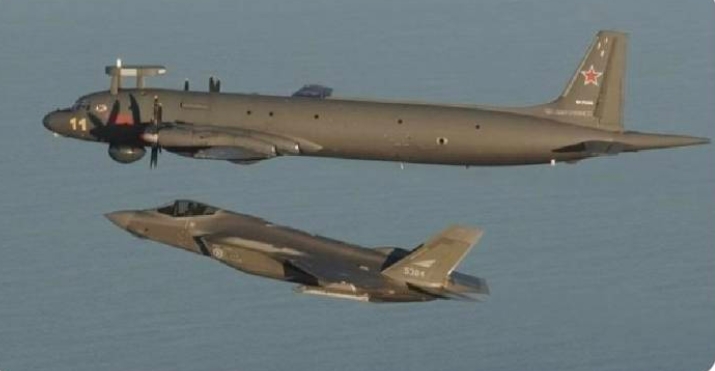  俄軍戰機突然飛入波羅的海，北約F-35戰機緊急升空「伴飛 」。 圖 : 翻攝自X / Global Surveillance 