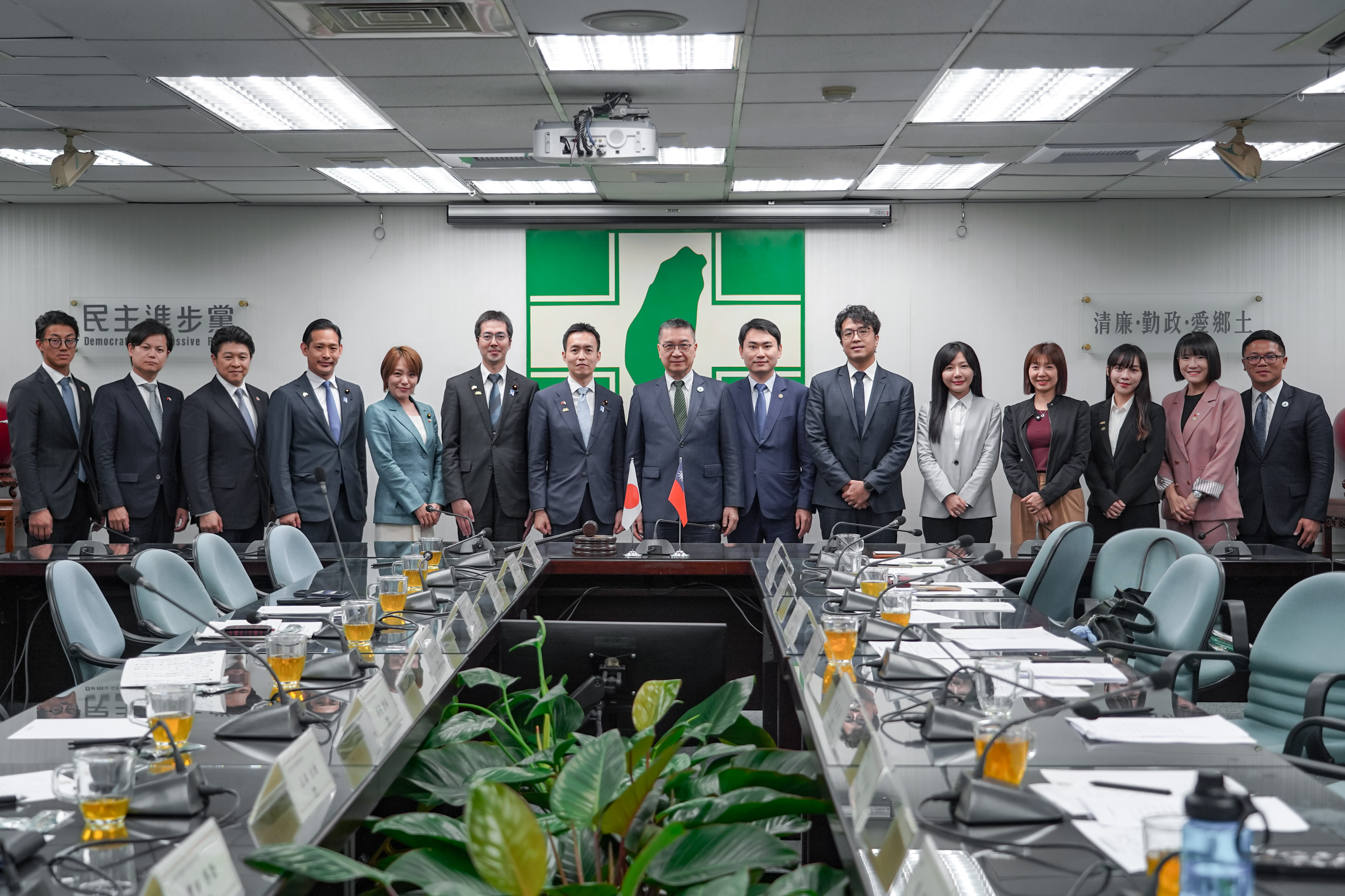 自民黨青年局遭鄭麗文放鳥 民進黨震驚：希望別影響日對台觀感