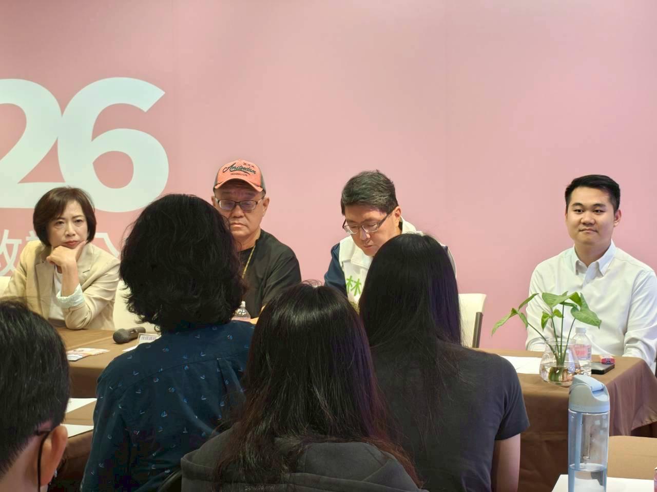 市議員候選人陳信秀（右一）。何欣純市政辦公室/提供 