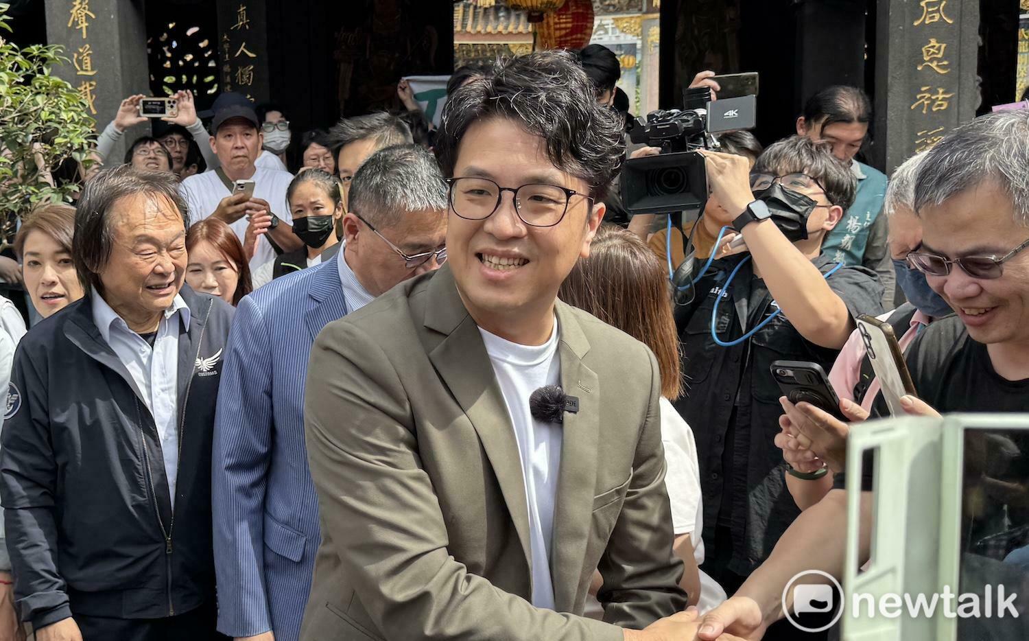 沈伯洋秒答社子島難題 黃光芹讚刮目相看!他酸:會不會被出征是青鳥?網問會投他嗎?