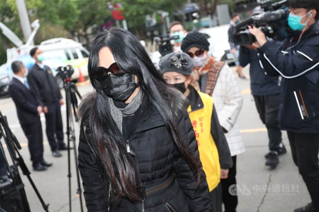 狄鶯心情不佳現身淡水海邊 警獲報尋獲已協助返家