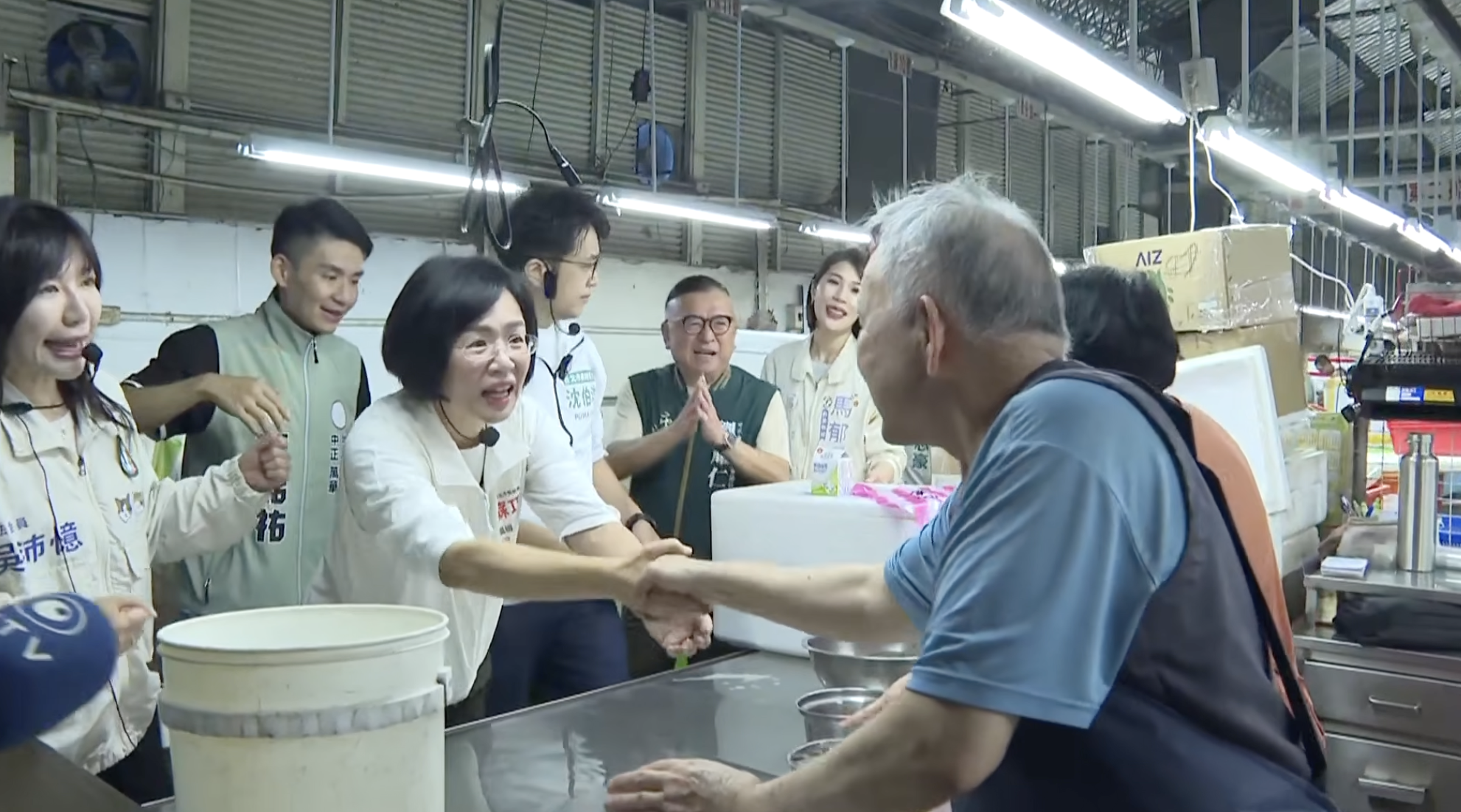 蘇巧慧化身「領頭羊」帶學弟拜票！沈伯洋把她叫成「馬芋圓」