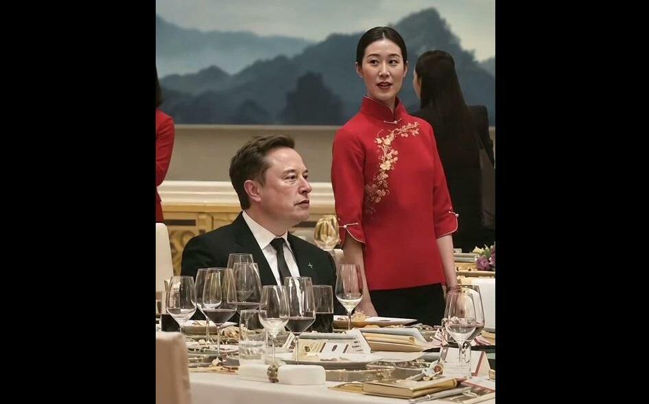 (影) 胸部一大一小藏設備? 川習會國宴女服務生不簡單 網友起底恐為情報員