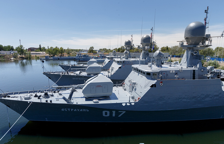  烏軍近期加強對俄羅斯裏海艦隊船艦的打擊規模，透過遠程無人機群襲擊的方式摧毀多艘俄軍艦艇。 圖：翻攝自 @rainbow78521 X 帳號 