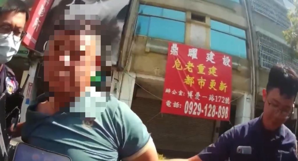 高雄警疑未禮讓行人又失控撞傷警 記1大過處分