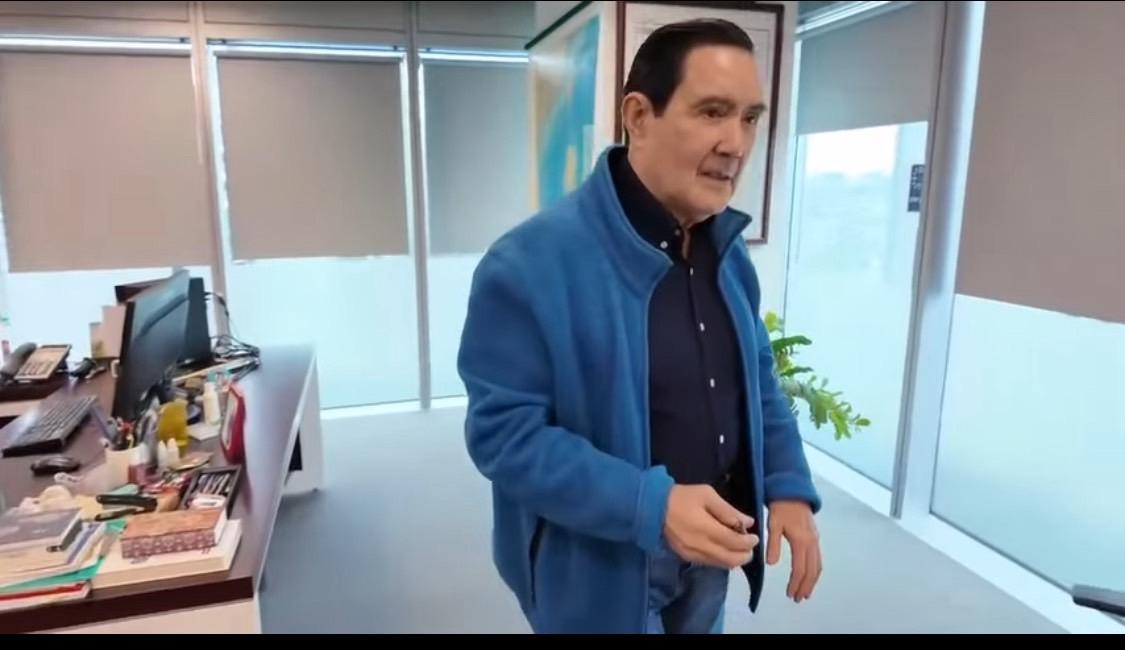  馬英九接受金溥聰錄影詢問駁斥失智情事。 圖：取自馬英九基金會提供影片。 