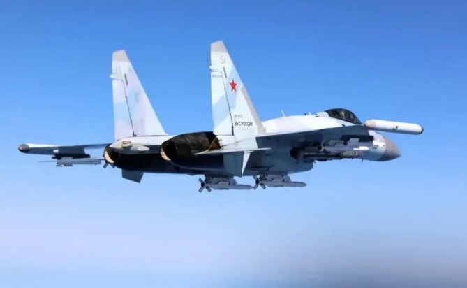  俄軍蘇-35S戰機。 圖 : 翻攝自央視新聞 