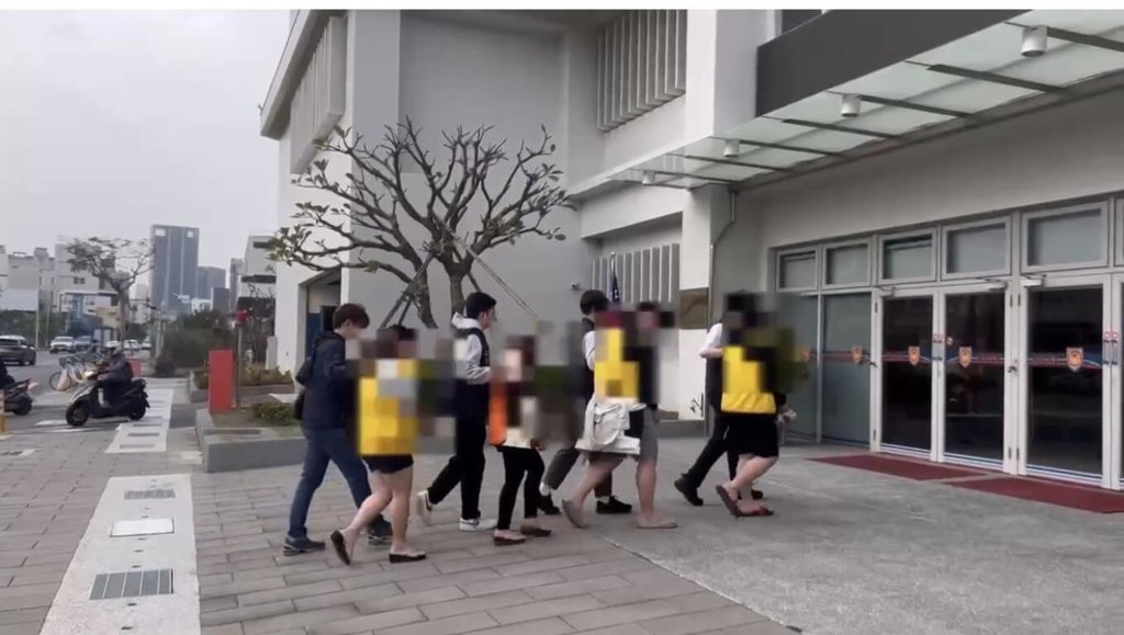 詐團誆民眾普發1萬遭盜領詐財百萬 高雄警逮10嫌
