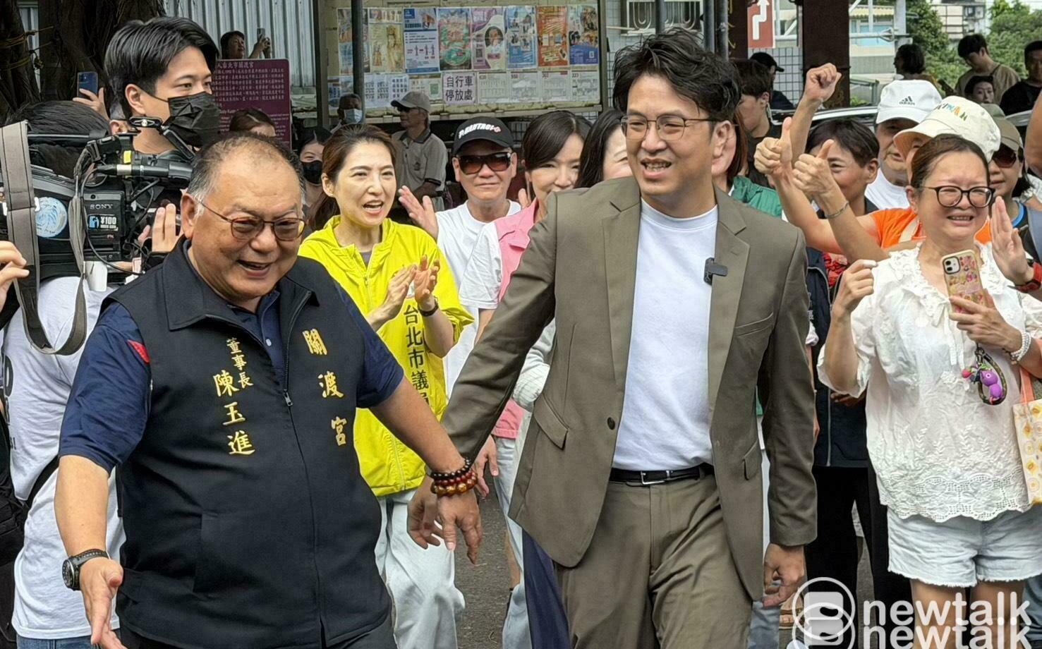 將與蔡英文談國家願景!沈伯洋「人氣旺」每答一題民眾就爆出掌聲