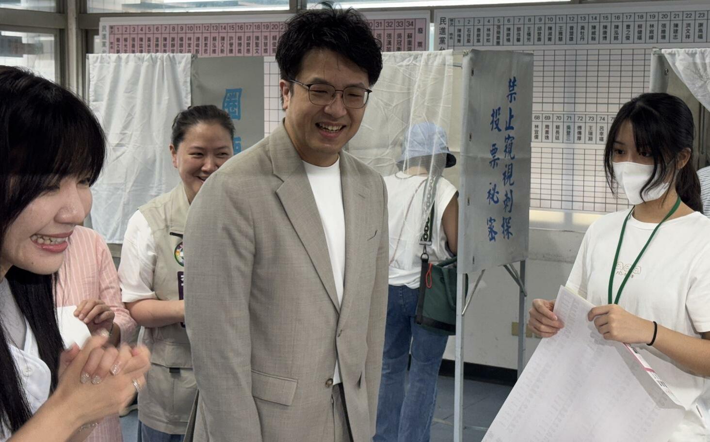 2年買2輛特斯拉 沈伯洋:出新款「舊換新」不該被攻擊