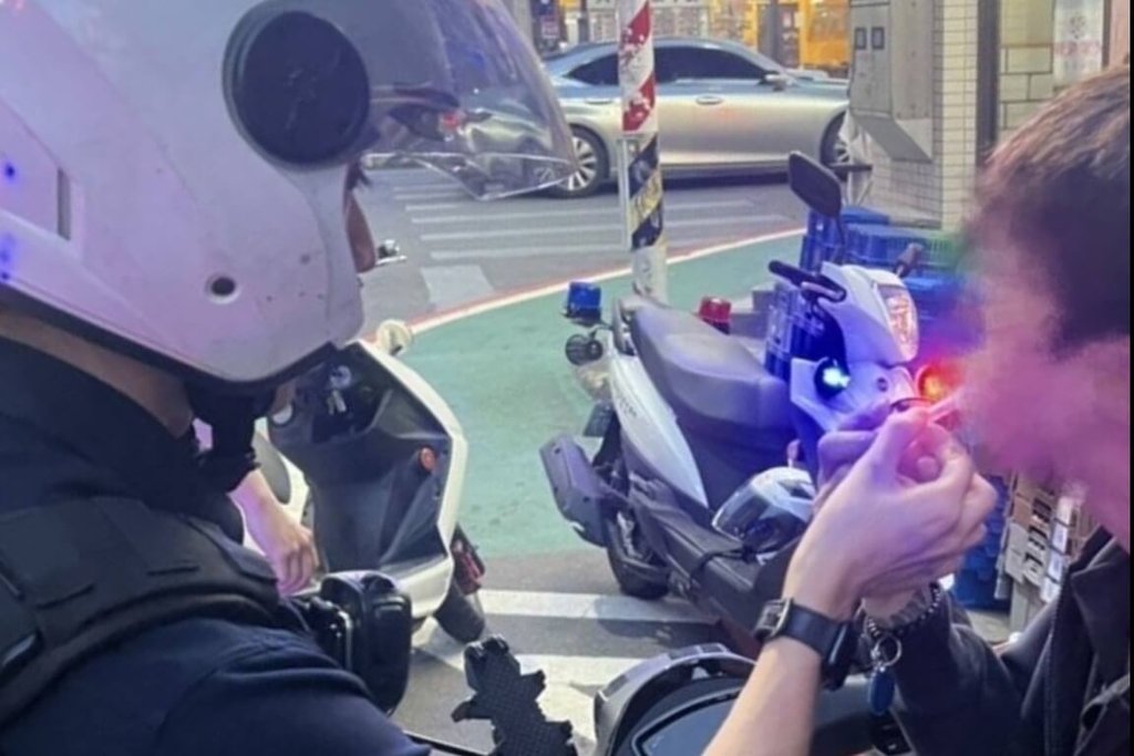 桃警網巡發現騎士疑毒駕 循線逮人查獲喪屍煙彈