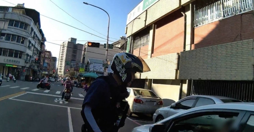 未繫安全帶遭攔查 台中警揪毒駕、查扣人車送辦