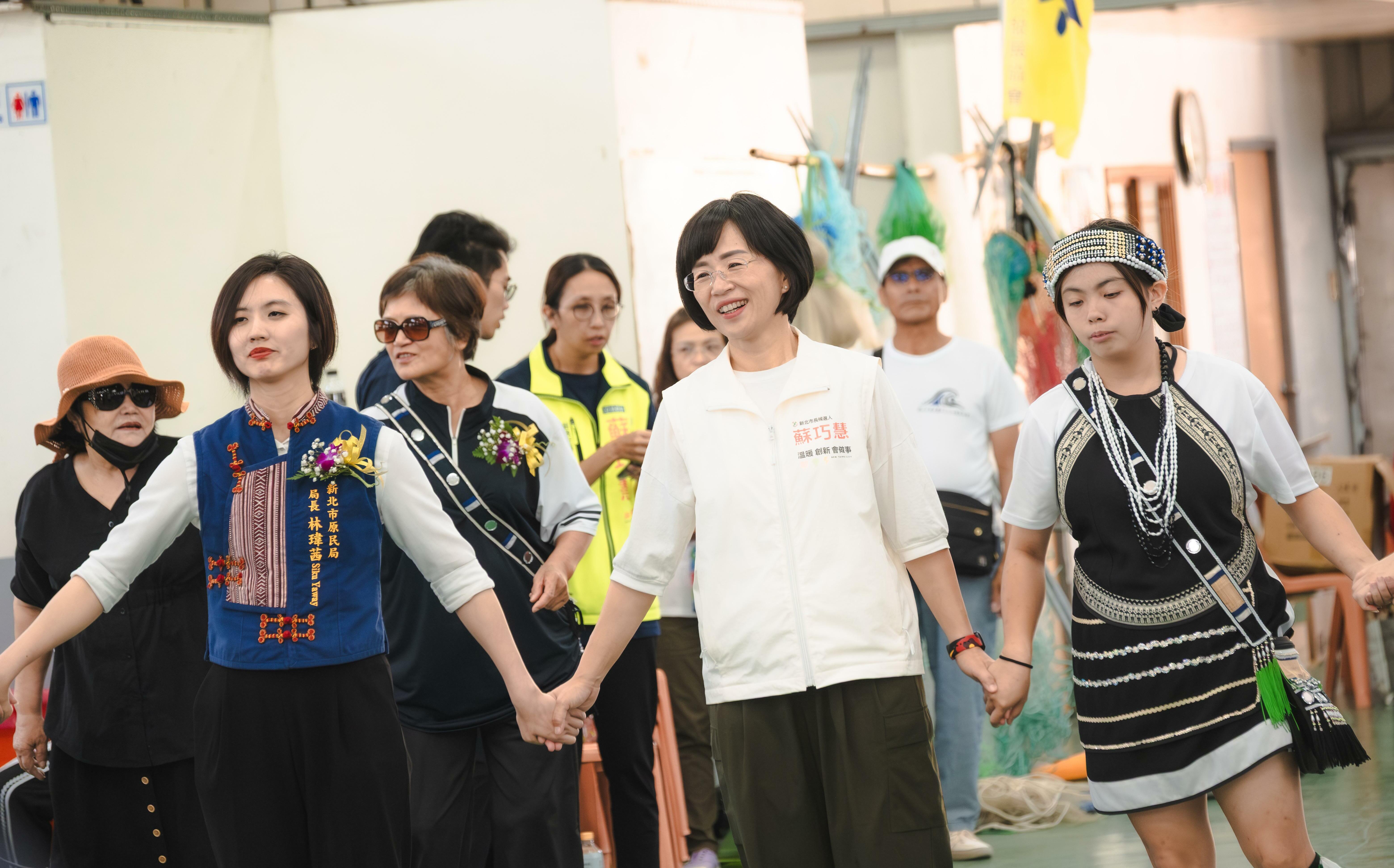 我是原住民媳婦!蘇巧慧現身原民祭儀秀族語 族人嗨翻:新北未來靠妳了