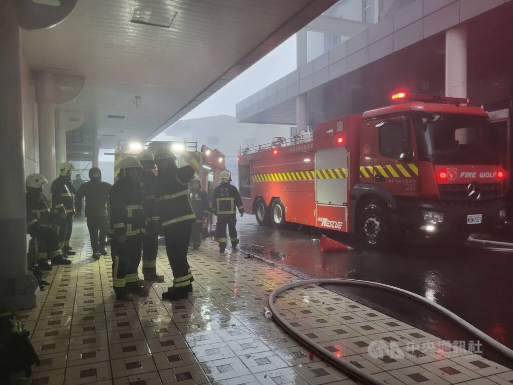 屏東安泰醫院大火9死 蘇清泉等人逆轉起訴