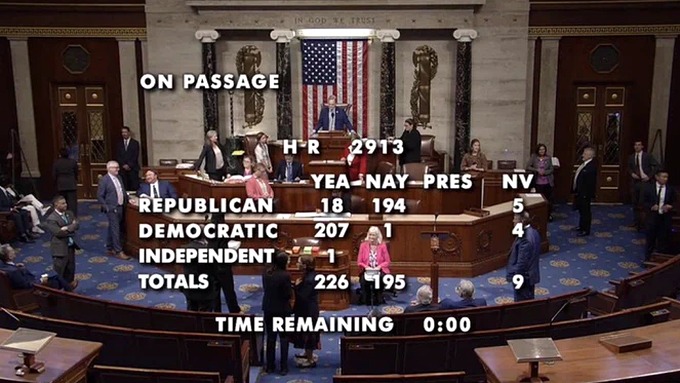 美國眾議院以 226 票對 195 票的成績，通過了對烏克蘭的援助法案，並準備同時加強對俄羅斯的制裁。 圖：翻攝自 @__Inty__ X 帳號 