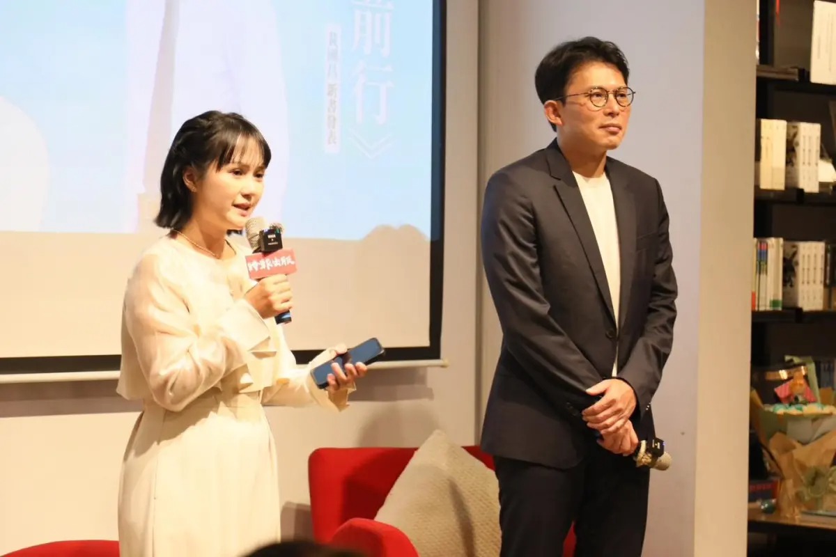  黃國昌新書遭多人指控扭曲事實。 圖：翻攝黃國昌臉書 