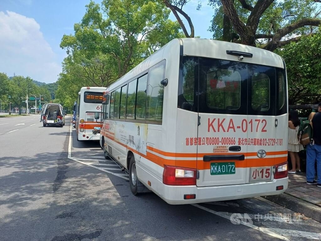 台北市兩公車碰撞釀8傷 消防啟動大量傷患機制