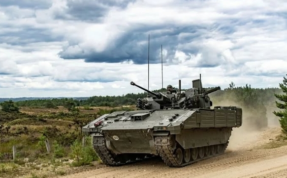 砸了63億英鎊的戰車竟「永久無法投入實戰」 乘坐士兵出現嘔吐、聽力受損