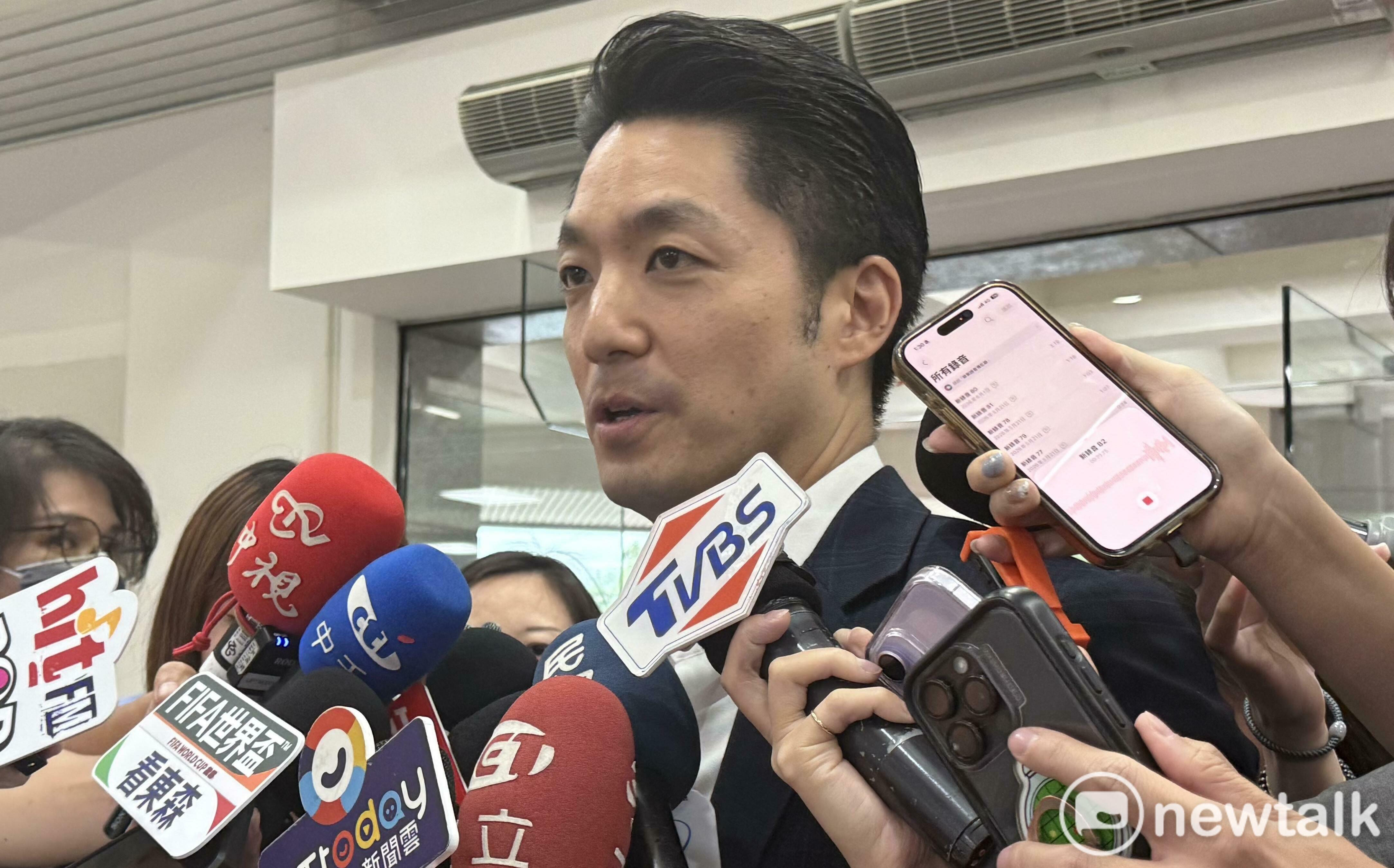 簡舒培批遮陽傘「2年0進度、1座620萬」 蔣市府:別拿淘寶貨魚目混珠
