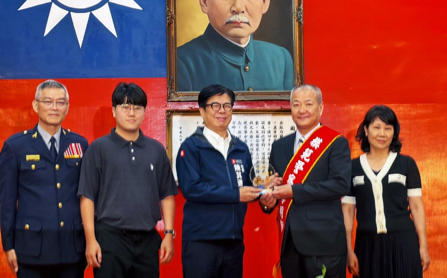高市警察節慶祝大會 五星市長陳其邁表揚績優警察肯定貢獻