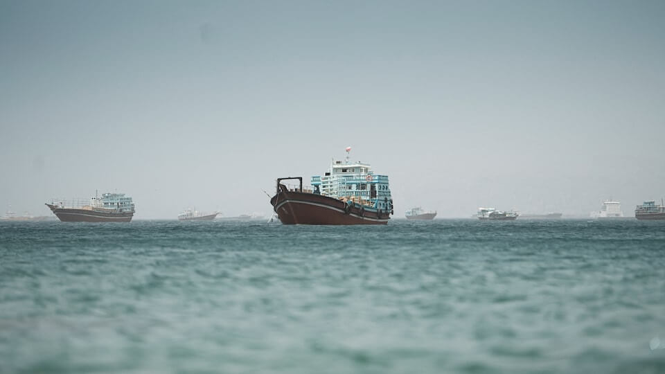 川普:美軍秘密協助1億桶石油通過荷莫茲海峽