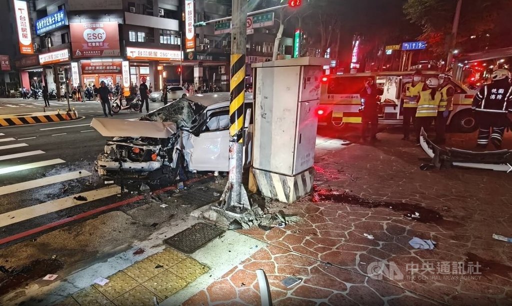 桃園警匪追逐 2路人遭涉毒犯嫌駕車衝撞命危
