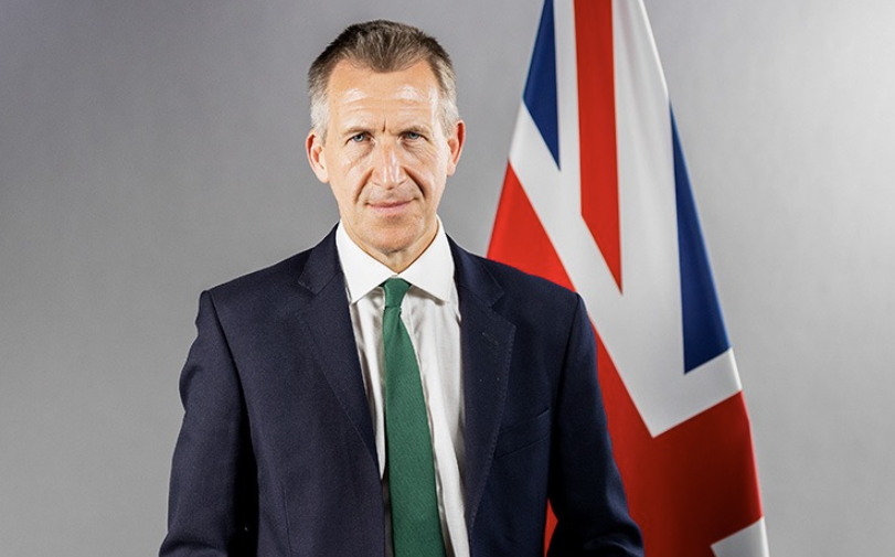 前防長因國防投資不足「掛冠辭職」 英首相火速任命他接任